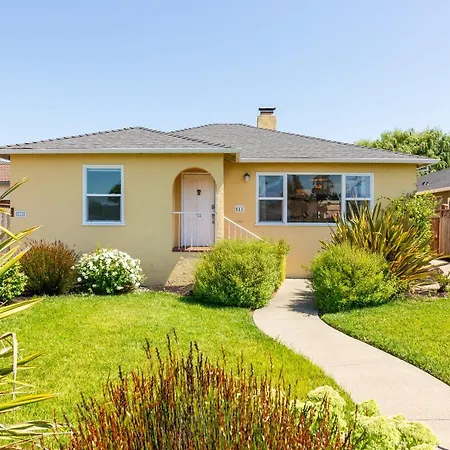 Spacious Renovated Petaluma Home- Pool Table, Fire Pit, Parking Exterior foto