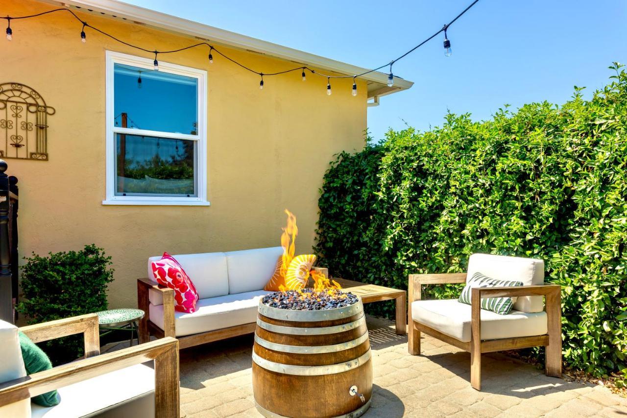 Spacious Renovated Home- Pool Table, Fire Pit, Parking * Petaluma