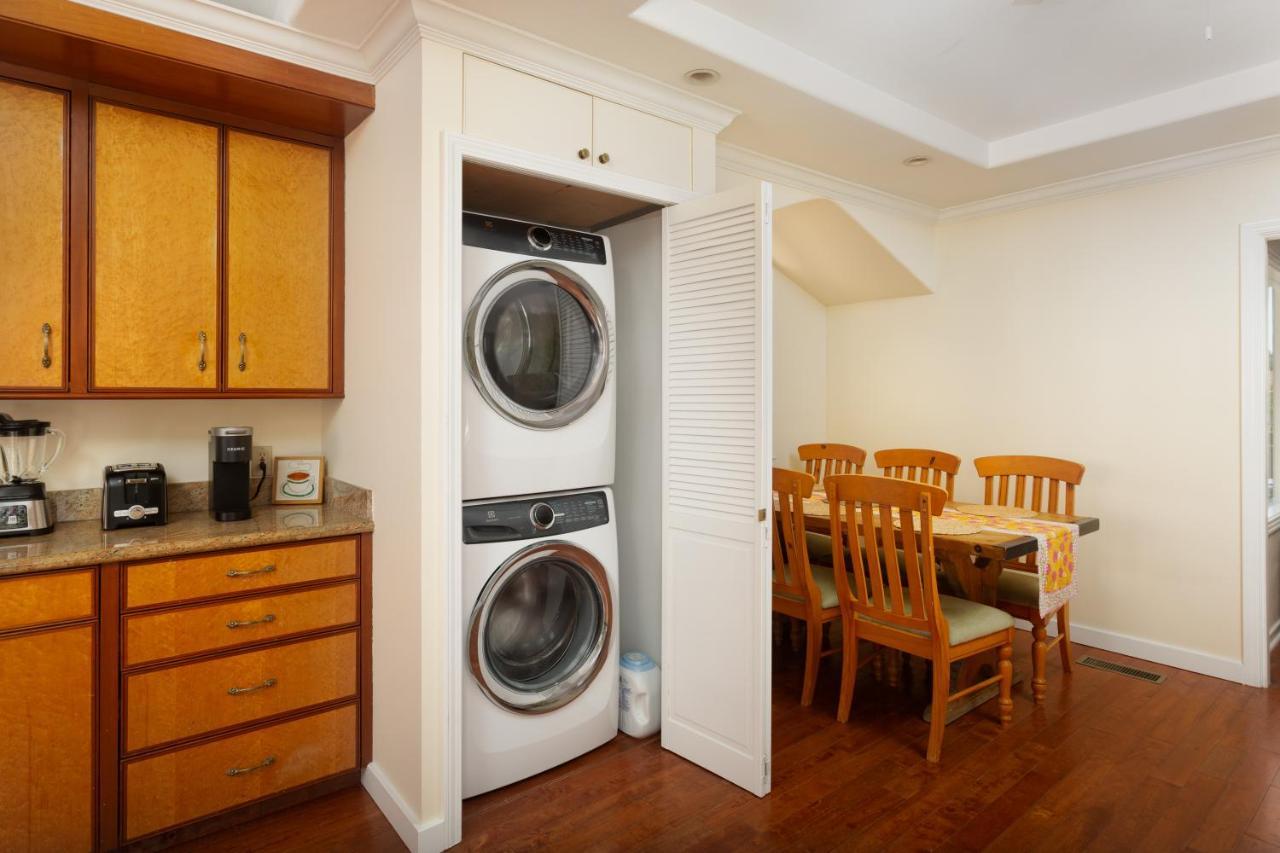 Holiday home Spacious Renovated Home- Pool Table, Fire Pit, Parking Petaluma
