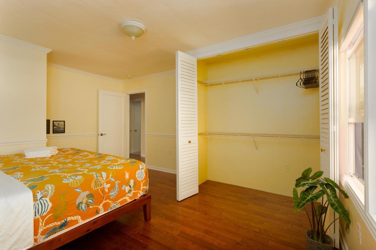 Spacious Renovated Home- Pool Table, Fire Pit, Parking Petaluma