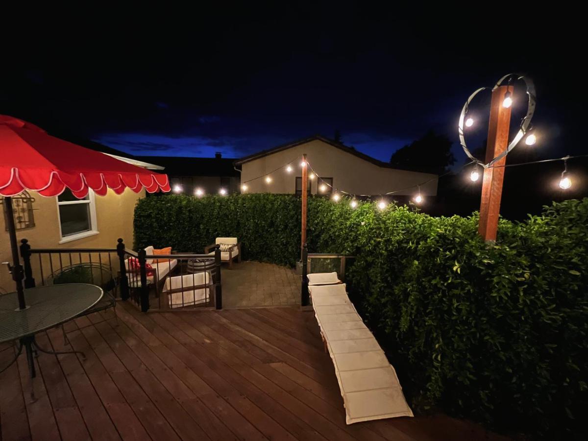 Holiday home Spacious Renovated Home- Pool Table, Fire Pit, Parking Petaluma