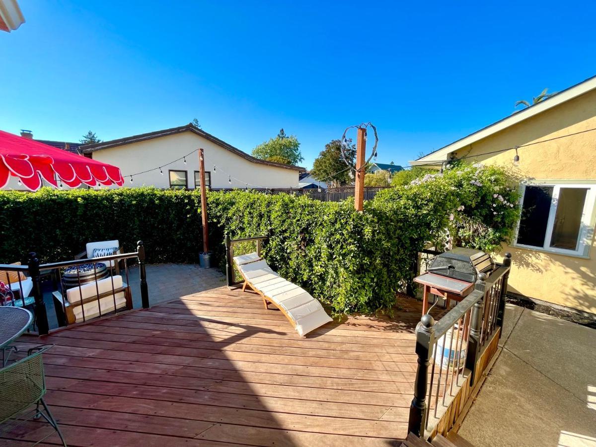 Spacious Renovated Home- Pool Table, Fire Pit, Parking *