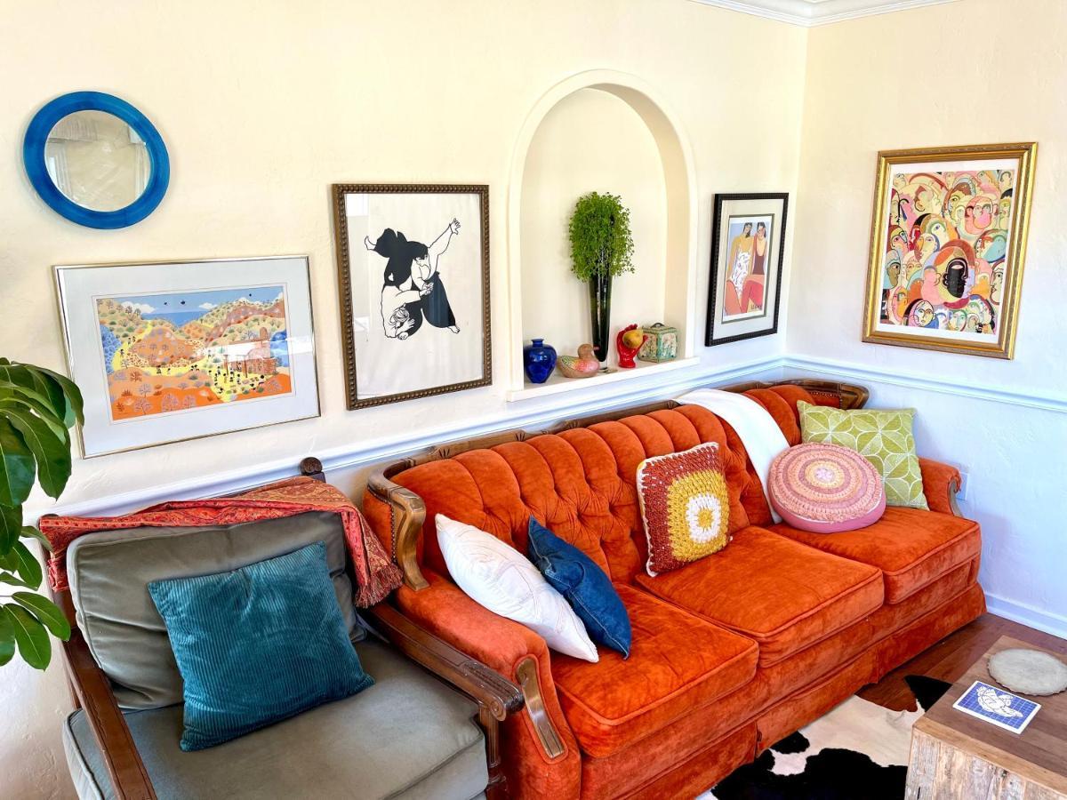 Spacious Renovated Home- Pool Table, Fire Pit, Parking Holiday home Petaluma